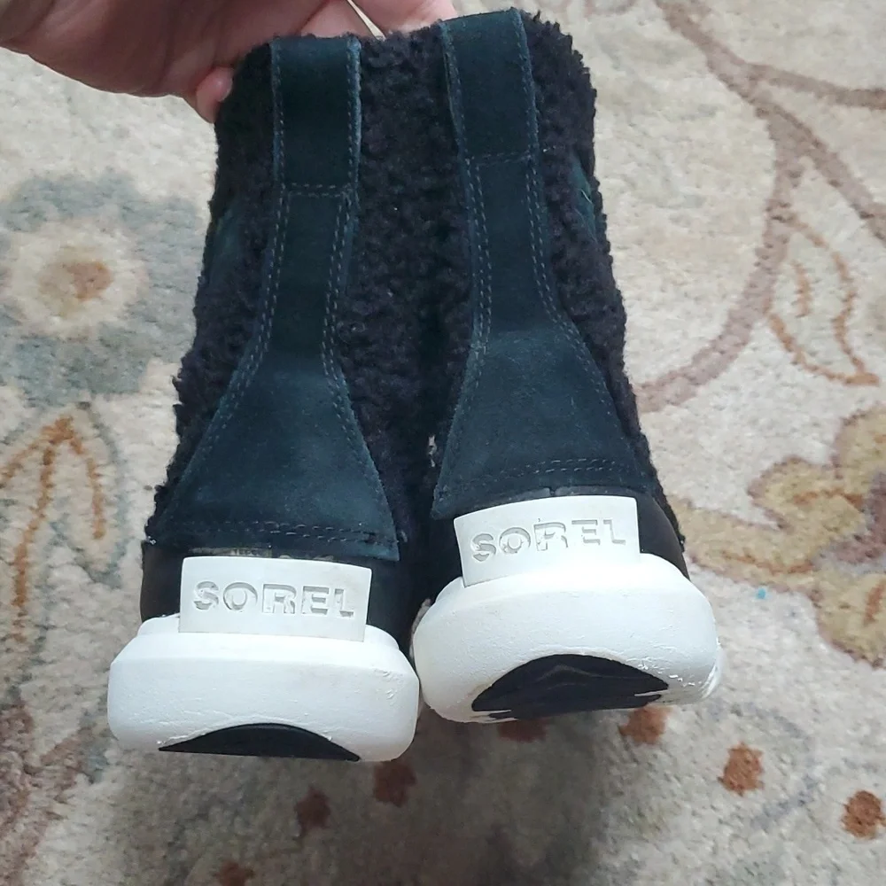 Sorel Explorer Cozy Boot youth faux shearling